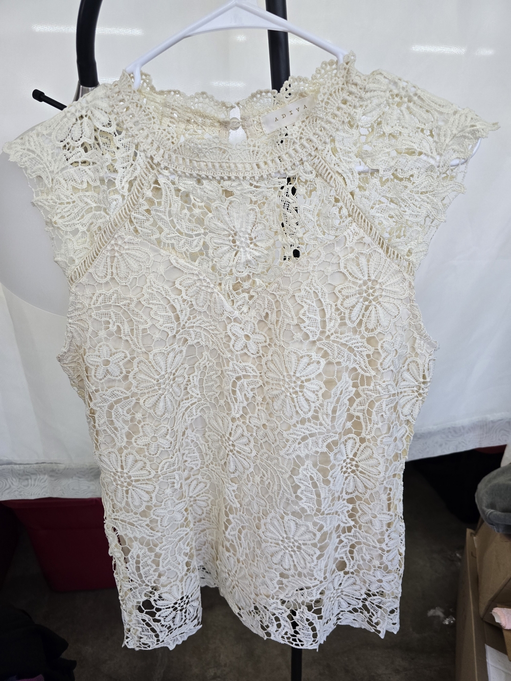 Adiva Ivory Crochet Lace Blouse